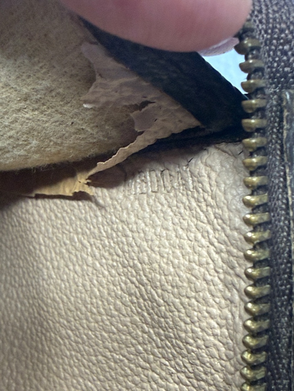 Louis Vuitton Monogram Poche Toilette 19 Cosmetics Pouch - Picture 8 of 16